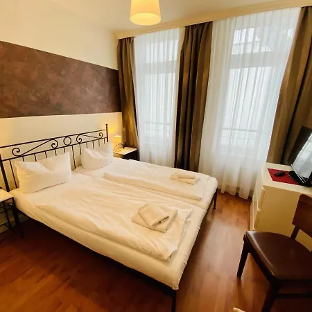 Doppelzimmer Theke, direkt am Alten Strom Rostock Buitenkant foto